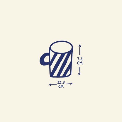 Measurement chart of a striped mug with dimensions on a beige background