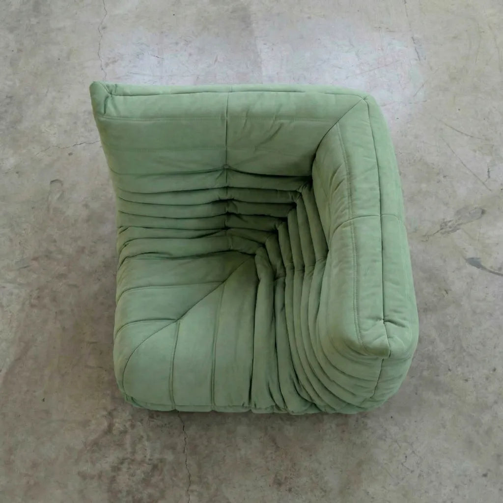 Bruma Sofa Corner in green velvet suede photographed from the top angle.