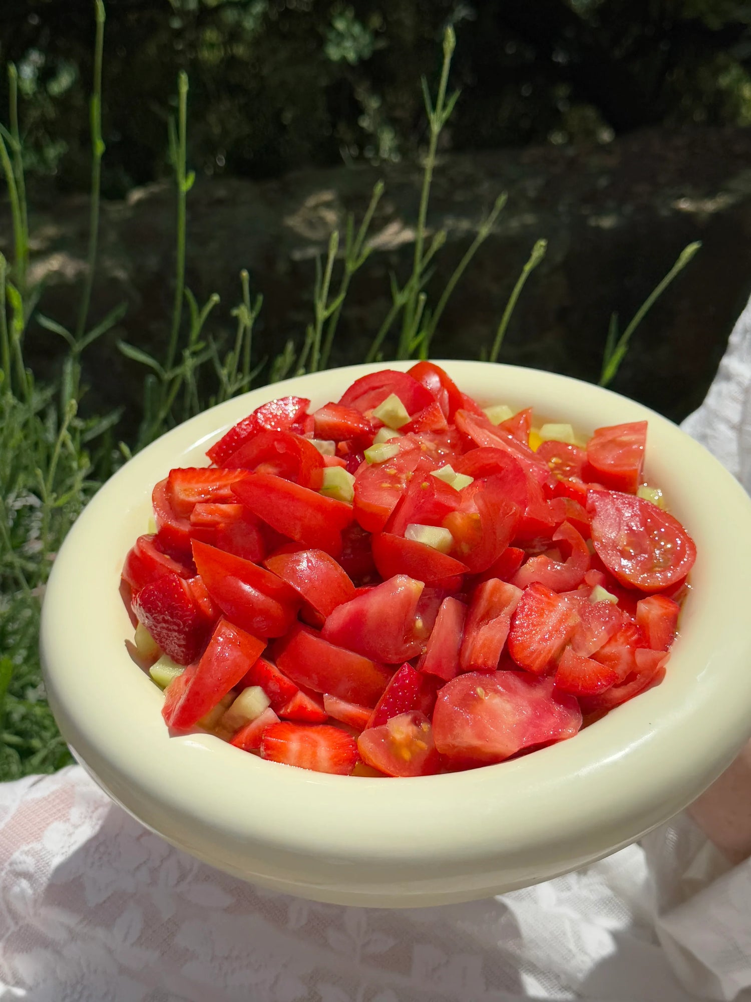 Viral chunky plate white dupe styled outside with tomatoes on the plate.
