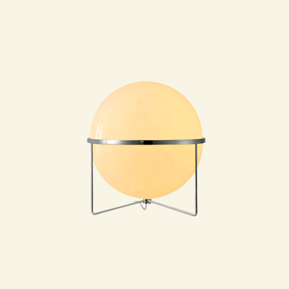 Globe table lamp inspired by Garrault – minimalist Nordic design in iron and acrylic with E27 bulb included.